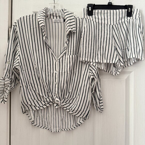 Ava Sky white strips shorts/top set sz S/XS - Picture 1 of 4